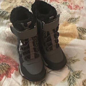 Baby Black and Gray Merrill Winter Boots size 3 toddler soooooo cute new